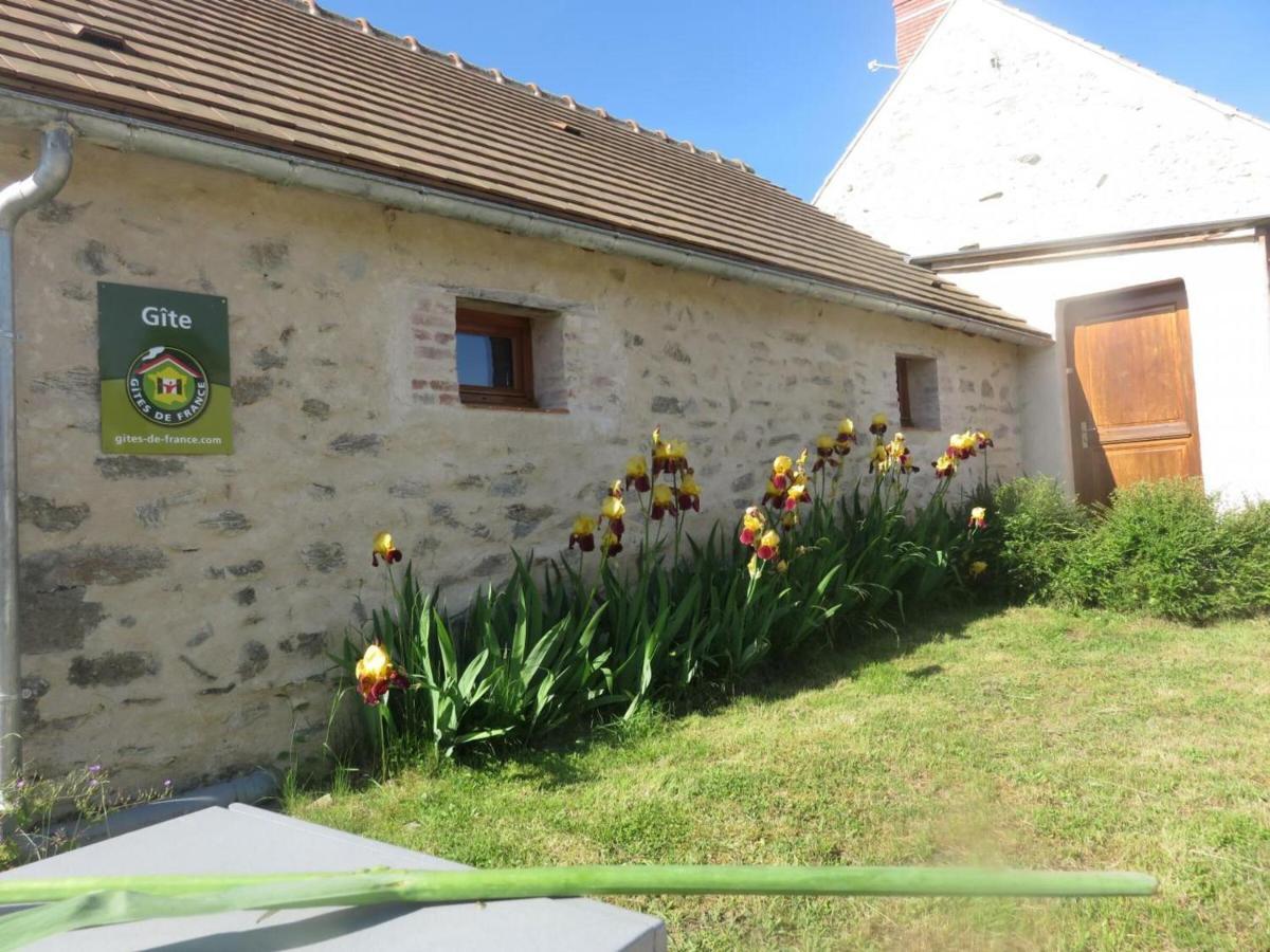 Gîte Louroux-de-Bouble, 4 pièces, 6 personnes - FR-1-489-5 Extérieur photo